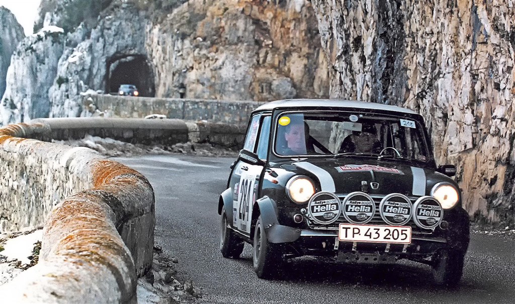 Int. 17. Rallye Monte Carlo Historique 2014 byder deltagerne på masser af tynd bjergluft og spektakulære naturoplevelser
(Foto: Kirketerp)